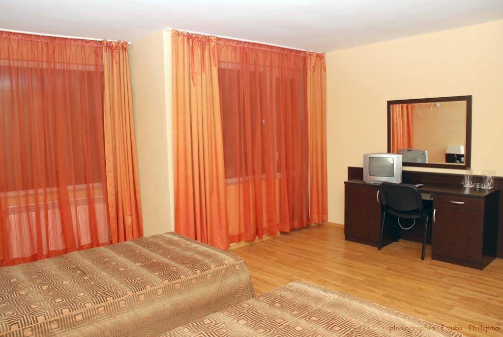 Family Art-Hotel Zora Vratsa エクステリア 写真