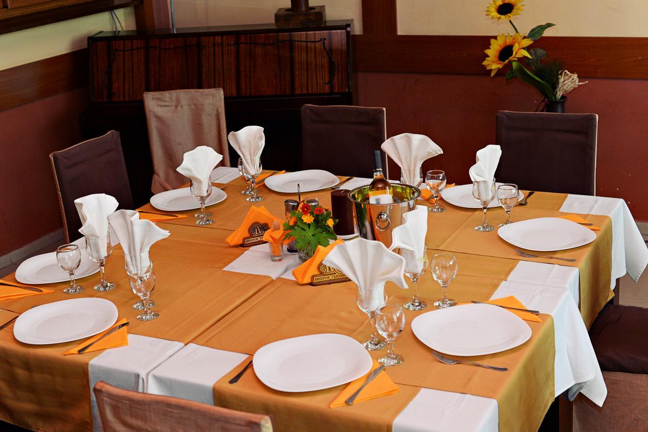 Family Art-Hotel Zora Vratsa エクステリア 写真