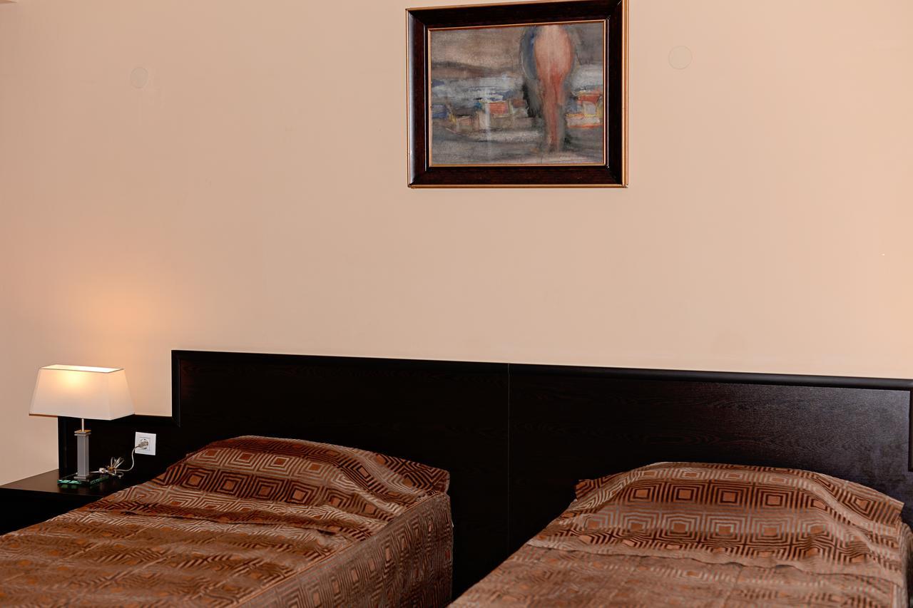 Family Art-Hotel Zora Vratsa エクステリア 写真