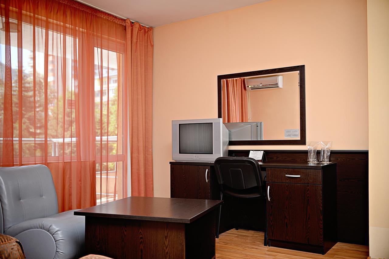 Family Art-Hotel Zora Vratsa エクステリア 写真
